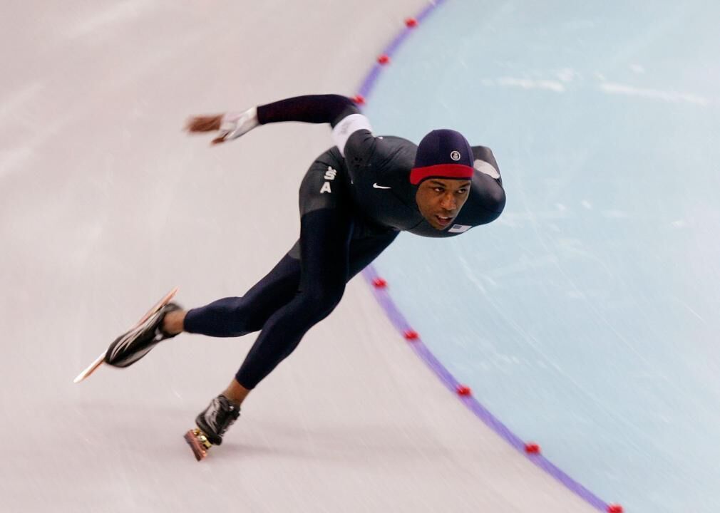 2006: Shani Davis skates to gold